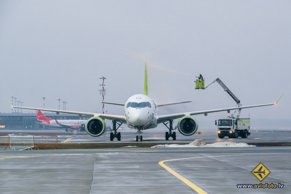 Bombardier CSeries CS300 (BD-500-1A11)